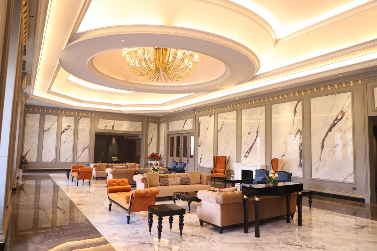 Hotel Abha Grand Alīgarh Exteriör bild