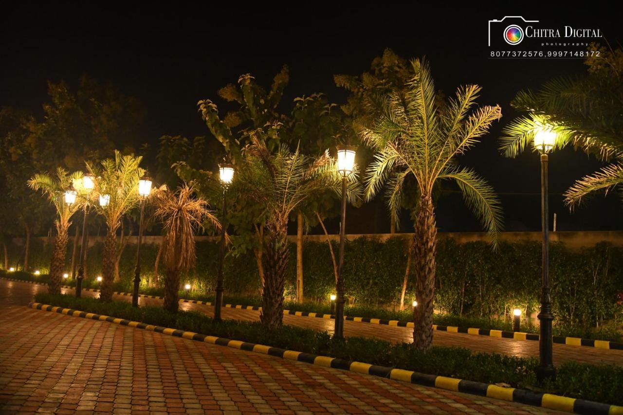 Hotel Abha Grand Alīgarh Exteriör bild